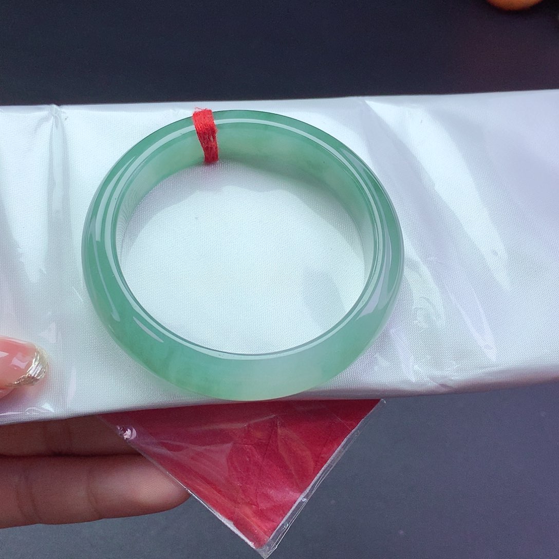 【闪购商品】翡翠手镯未镶嵌心****咔a 1910001