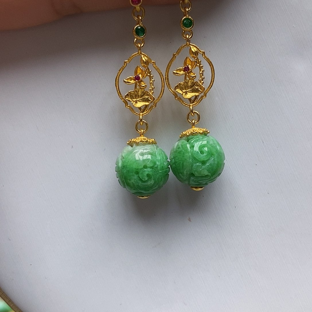 翡翠耳饰未镶嵌天然