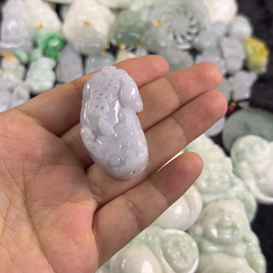 吊坠(不含链)未镶嵌翡翠瑕疵