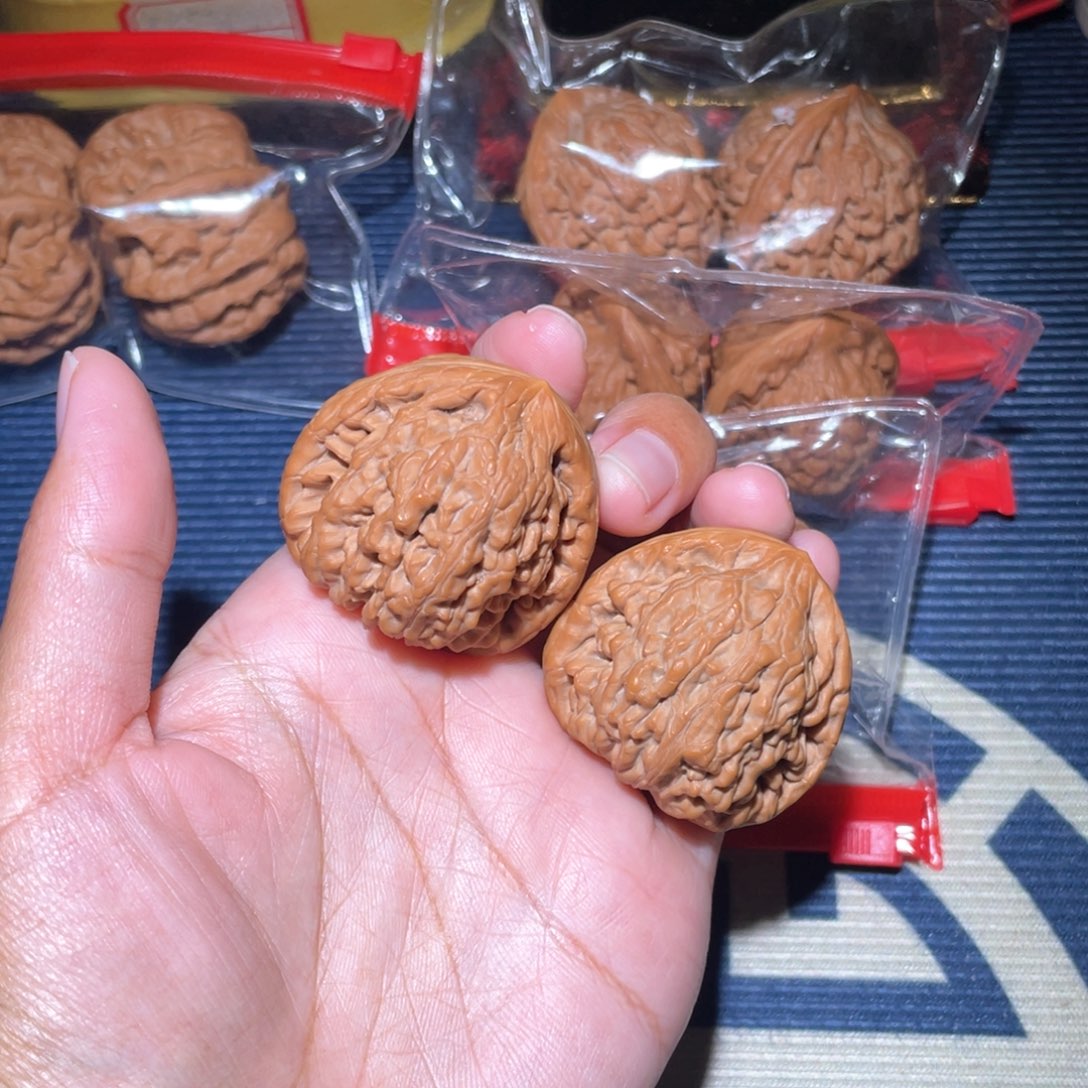 文玩核桃吊坠虎头王40