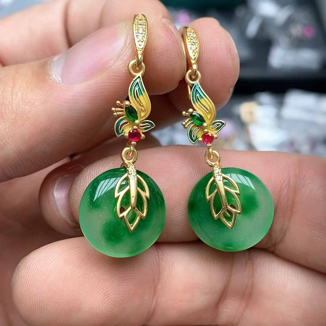 只买单纯的吊坠，没带链子，属的性质。