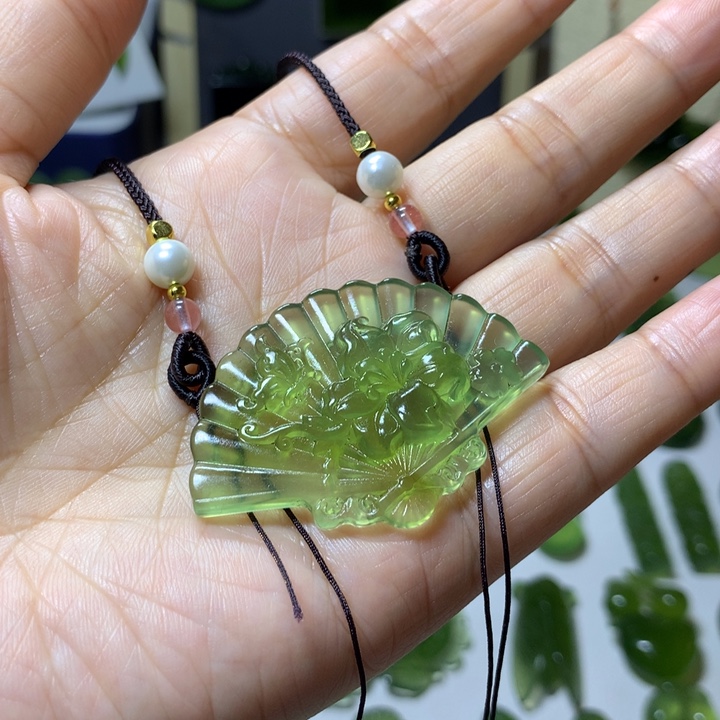 岫玉颈饰未镶嵌吊坠