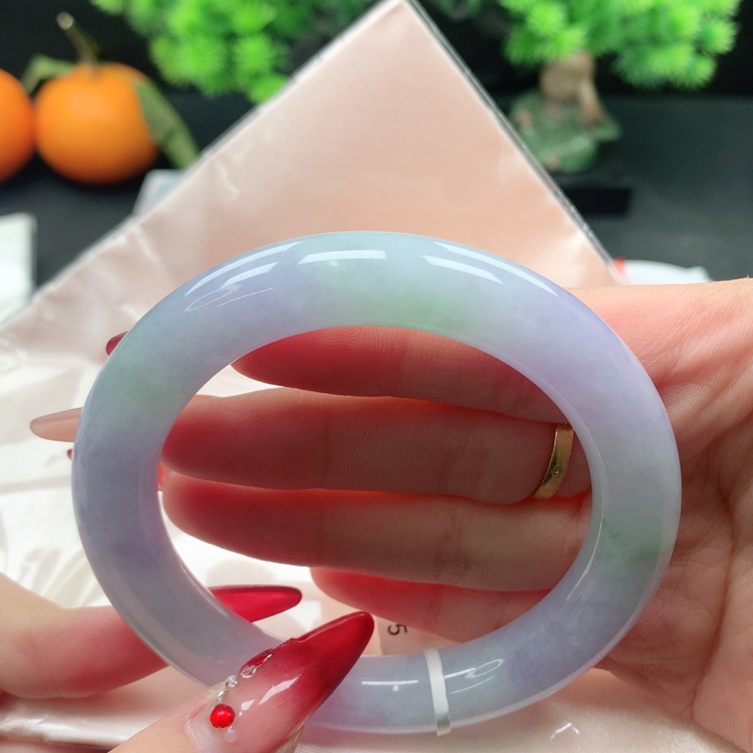 翡翠手镯未镶嵌早**。58 59 58 59