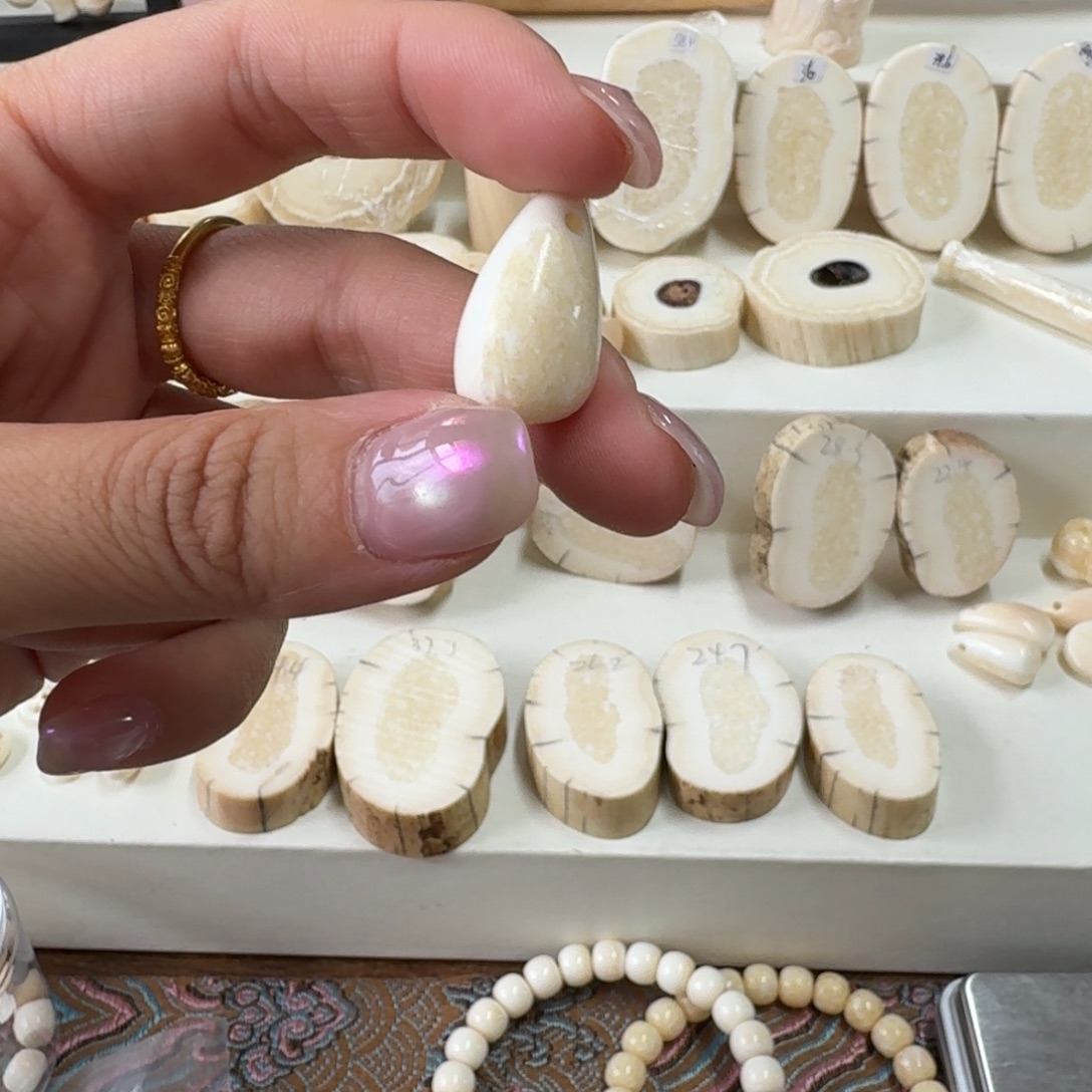 琉璃/树脂/塑料类胖配饰