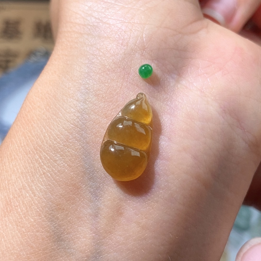 定制翡翠未镶嵌翡翠17×9.2×4.8