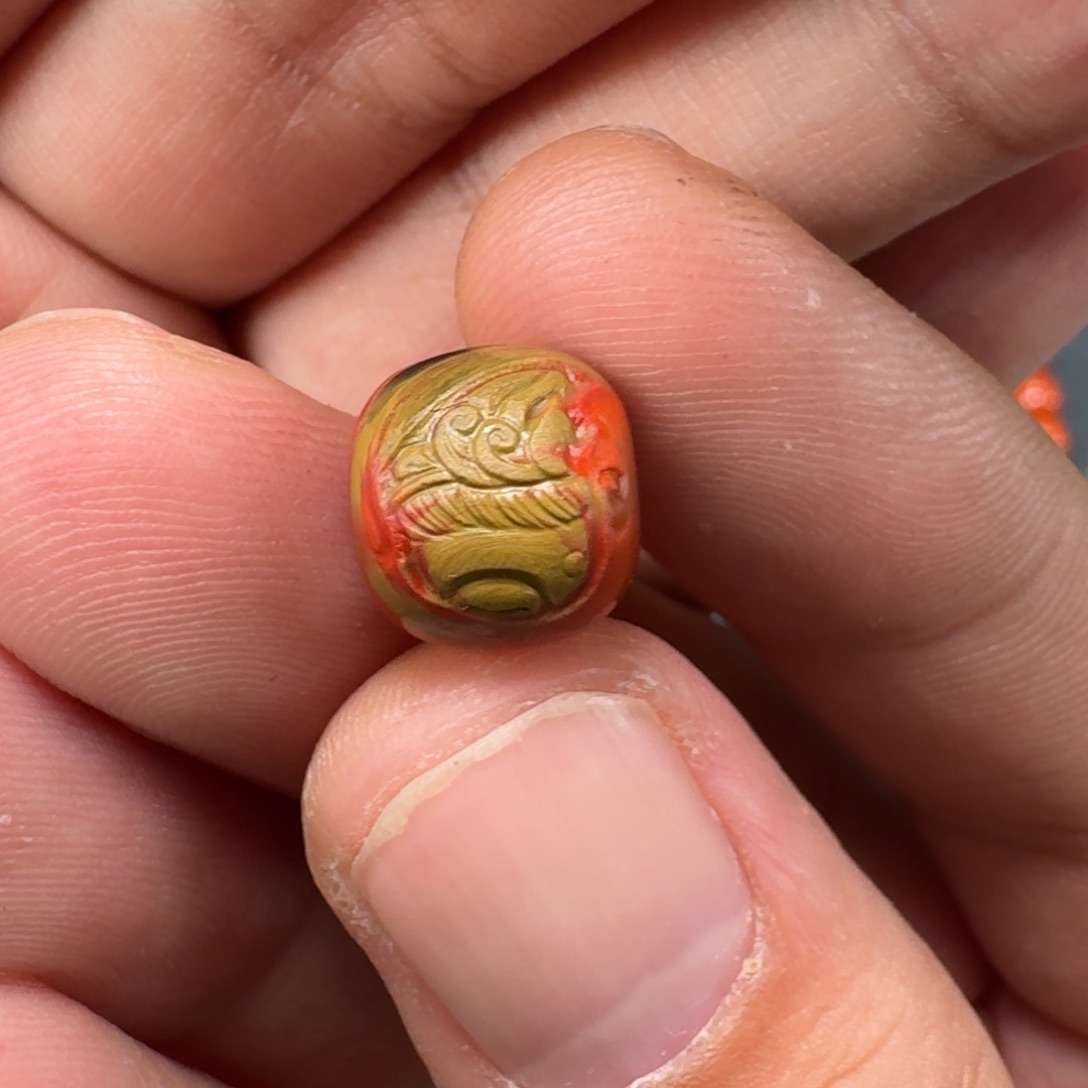 南红玛瑙包浆雕刻残像11.3mm未镶嵌