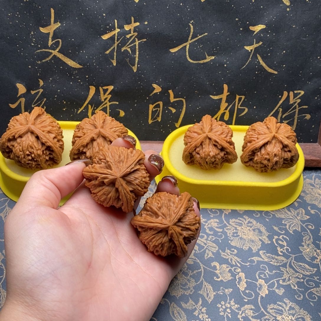 吊坠文玩核桃新****）白狮子