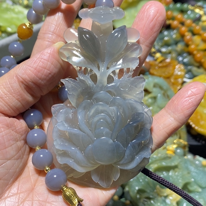 蛇纹石玉岫玉吊坠未镶嵌