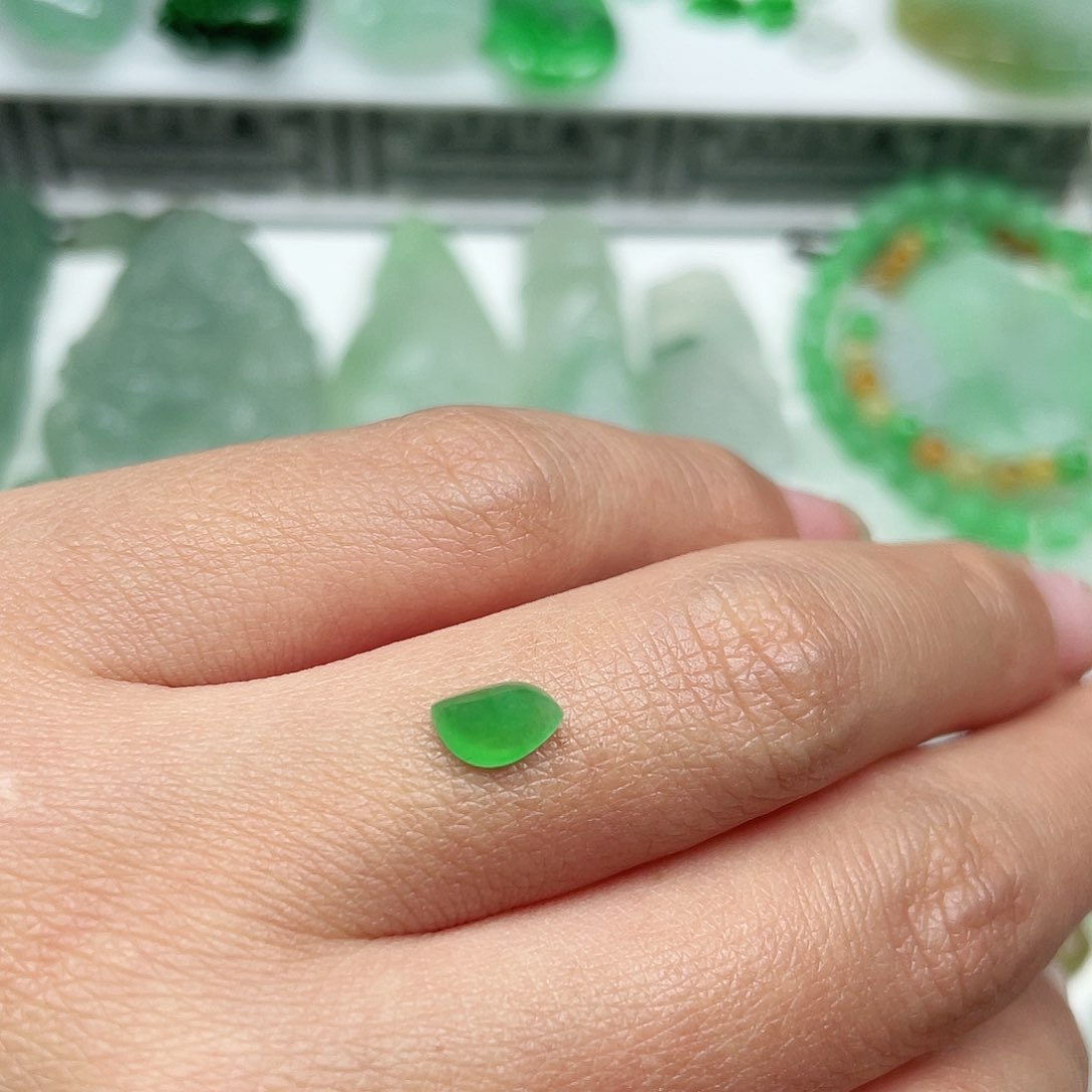 定制翡翠未镶嵌冰绿蛋面