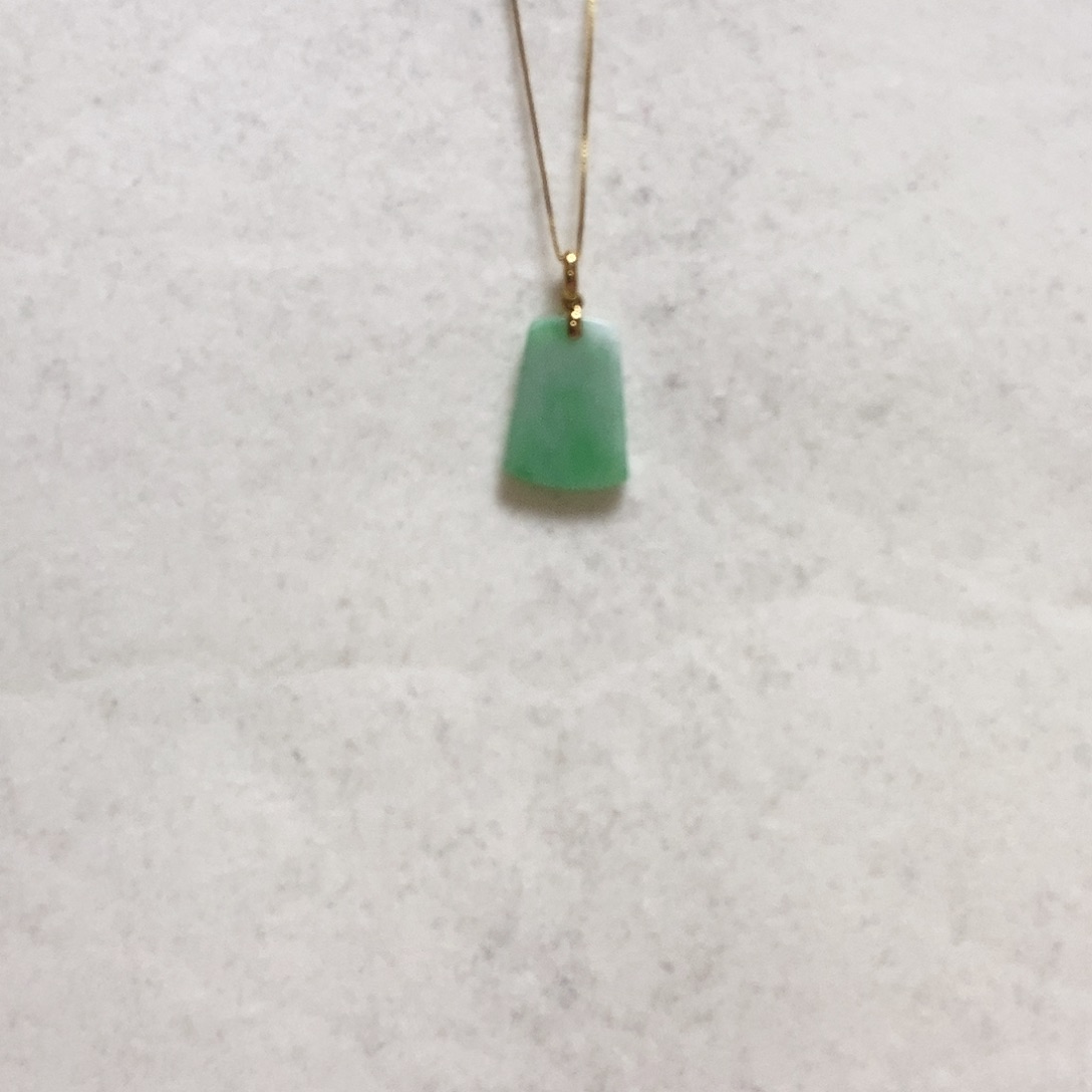 翡翠颈饰18K金镶嵌简单