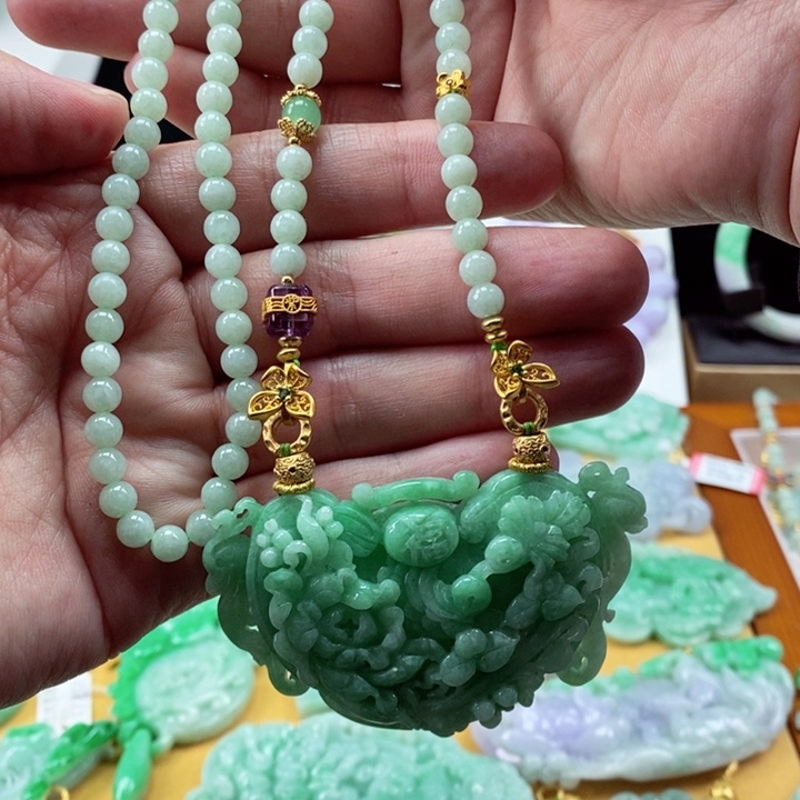 翡翠颈饰未镶嵌翡翠吊坠挂件