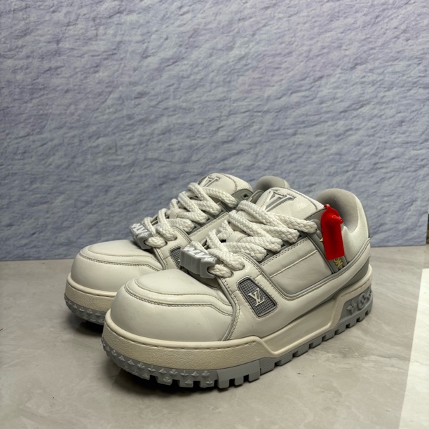 99新 LouisVuitton/路易威登 40码 Trainer 灰白胖丁 板鞋