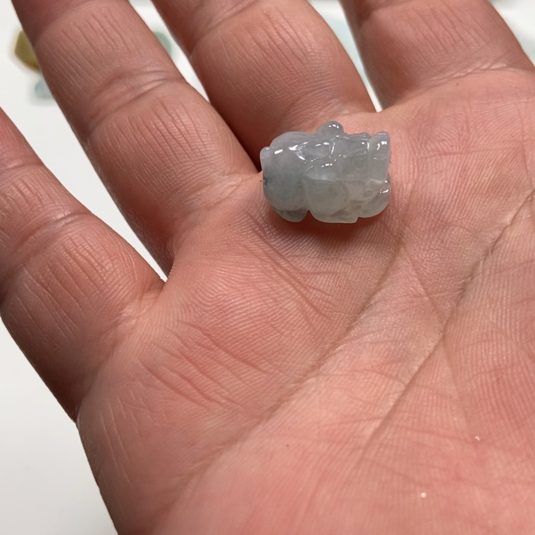 翡翠手镯未镶嵌翡翠