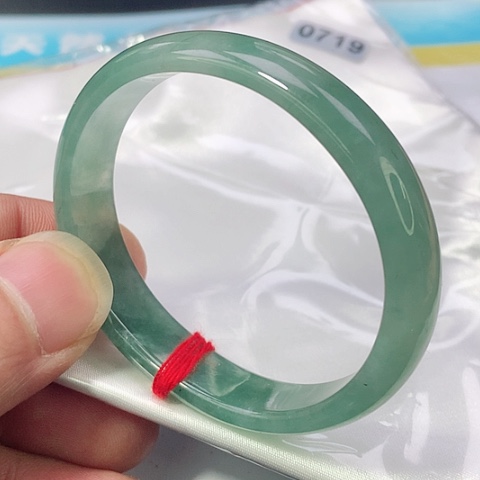 翡翠手镯（贵妃镯）未镶嵌0719号