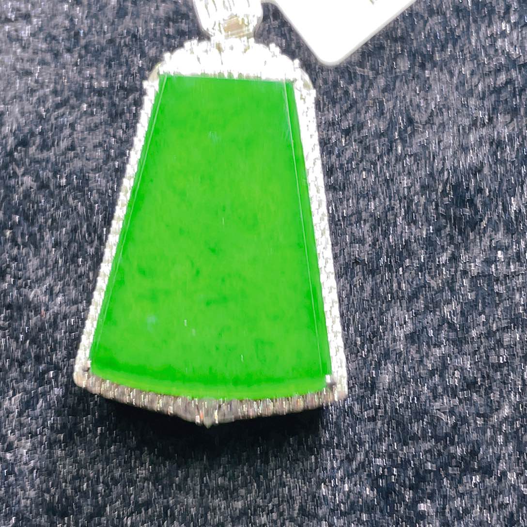 翡翠颈饰未镶嵌74，