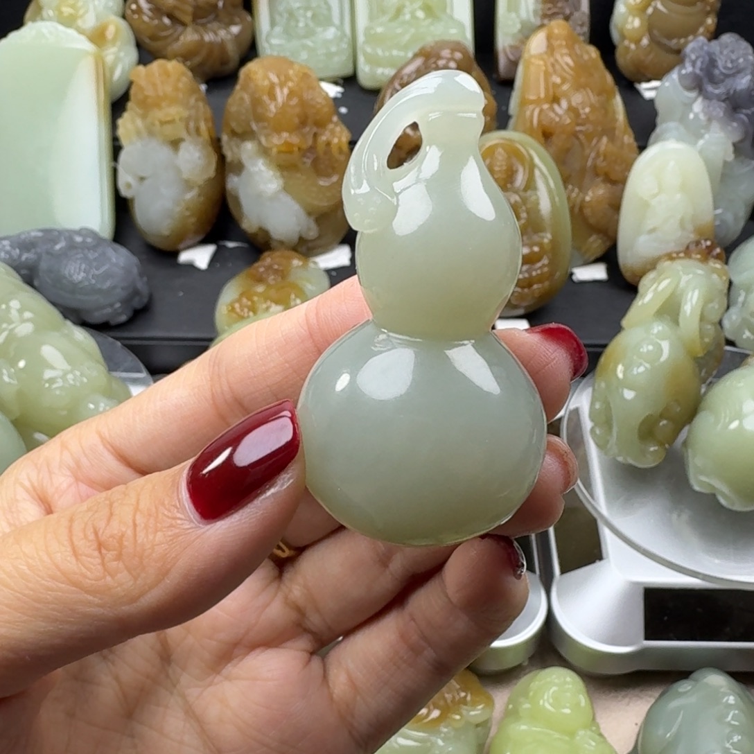 和田玉未镶嵌挂件