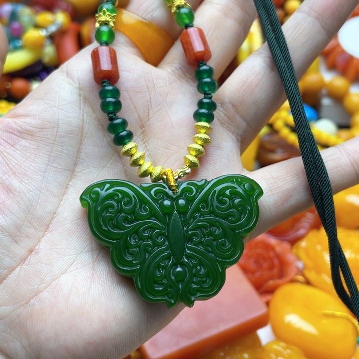 树脂制品97号蝴蝶吊坠