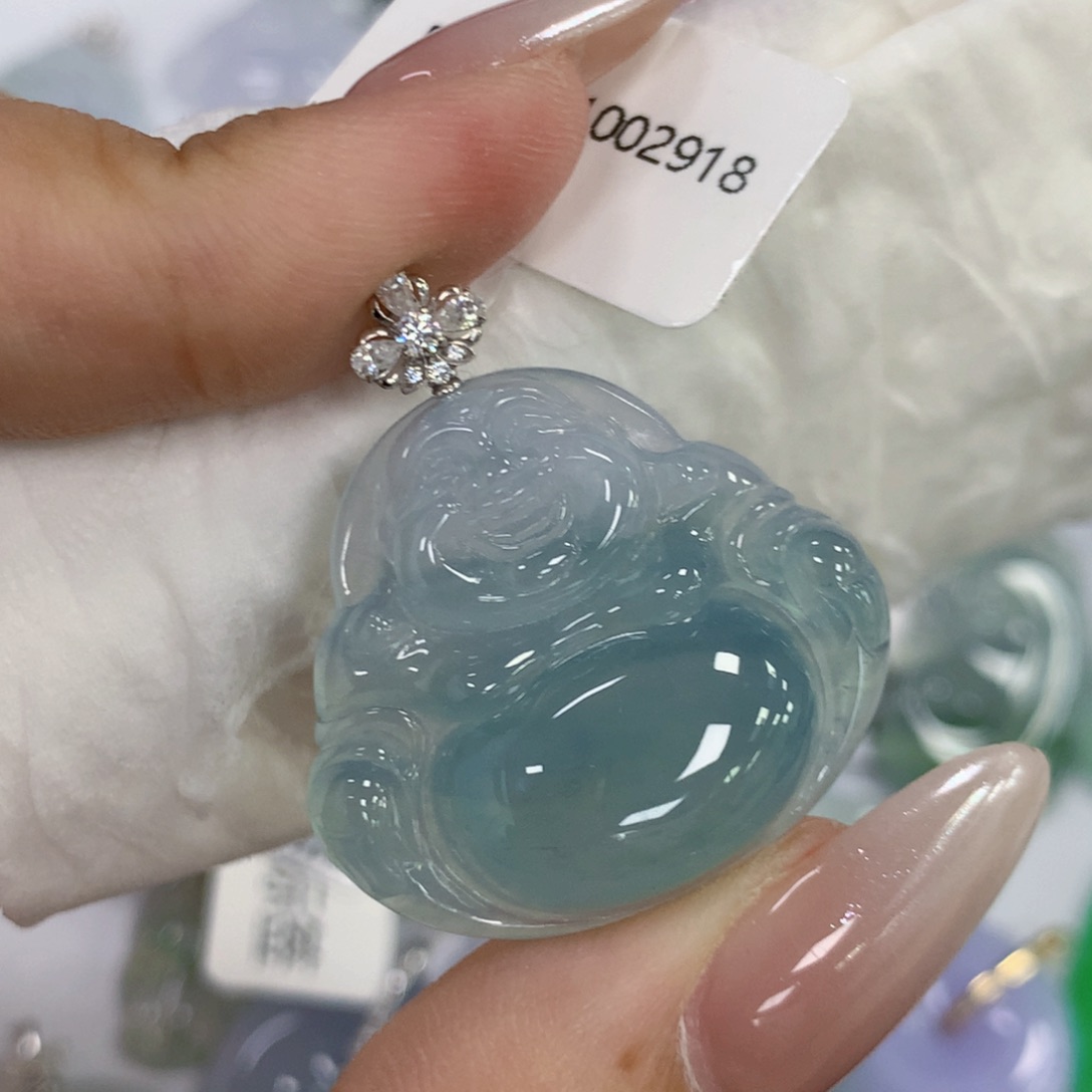 颈饰18K金镶嵌翡翠