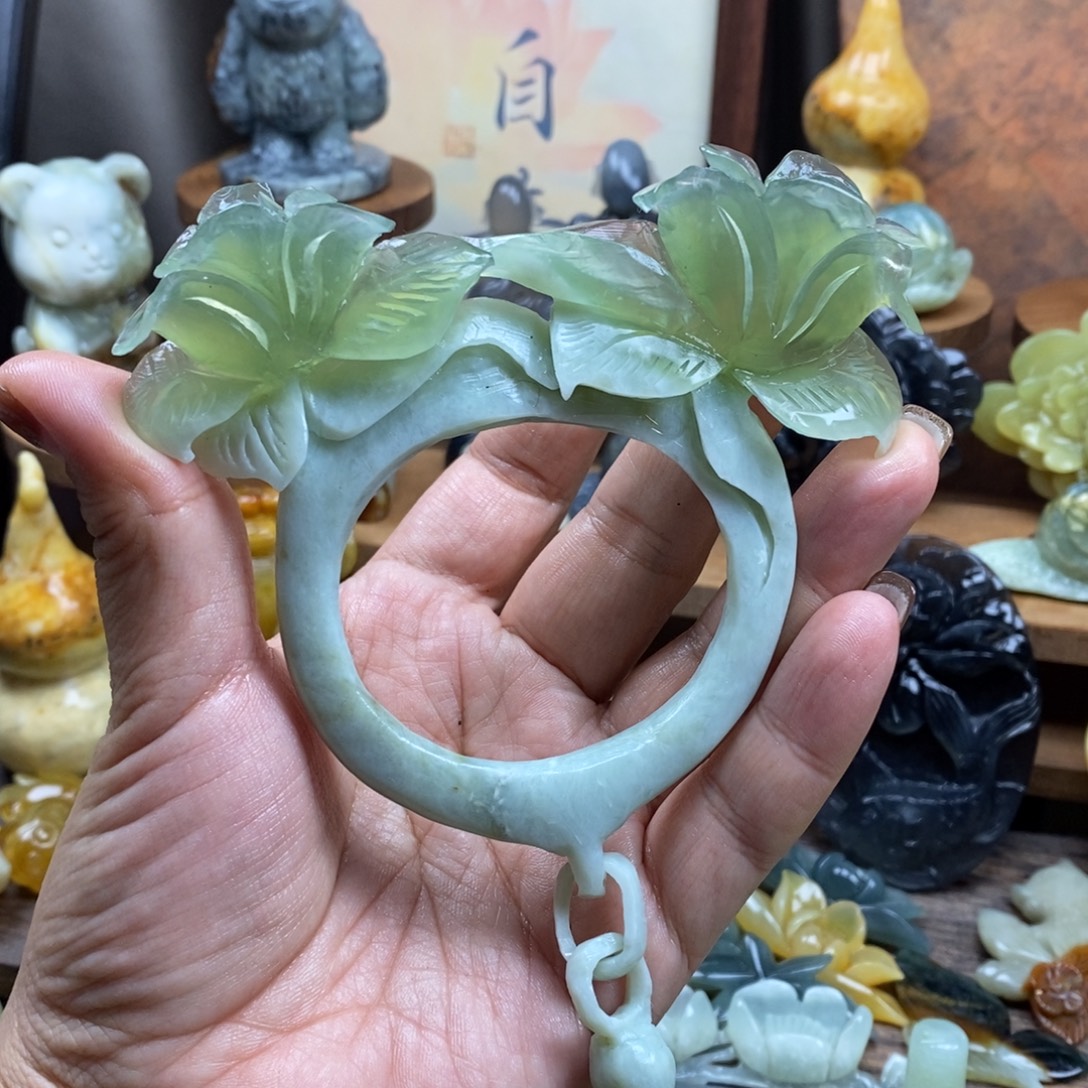 托***靖蛇纹石玉未镶嵌吊坠(赠链)