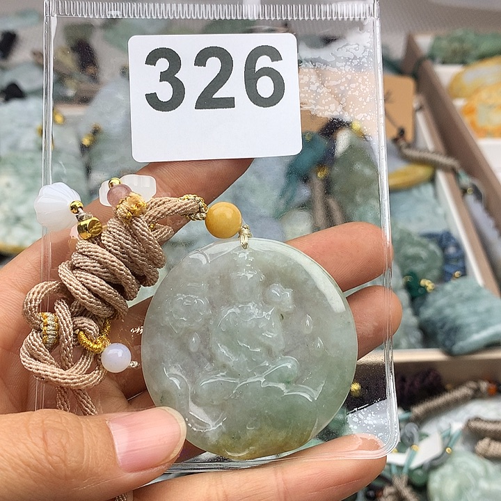 翡翠颈饰未镶嵌叶*翡翠