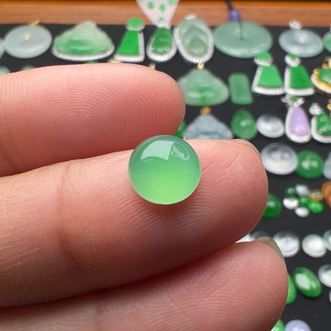 翡翠颈饰未镶嵌蛋7.5