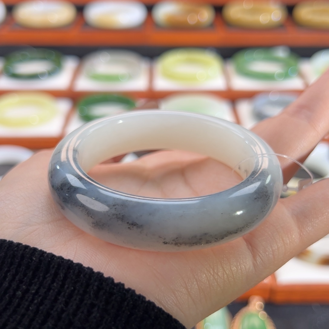 和田玉手镯未镶嵌?*代