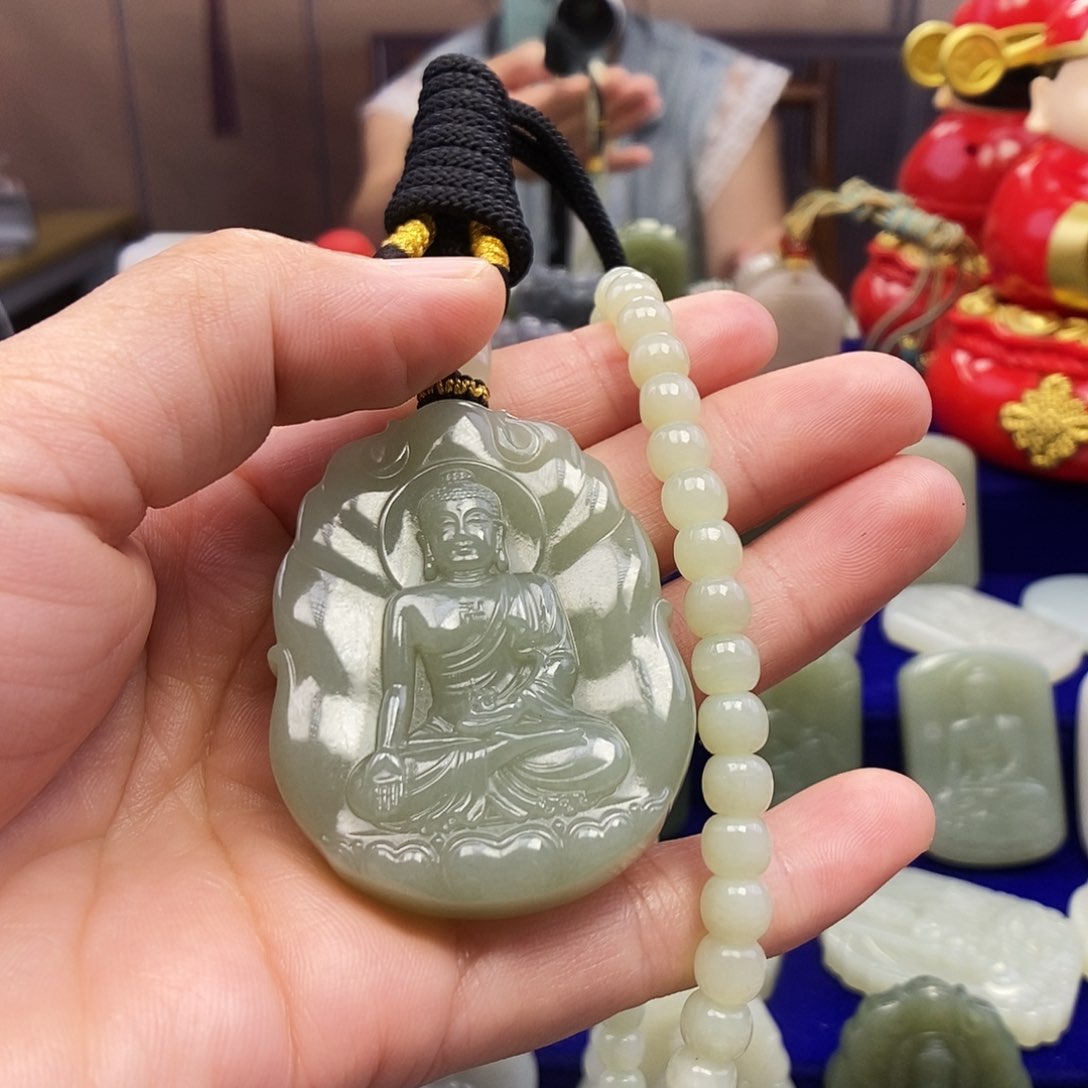 和田玉未镶嵌颈饰农*