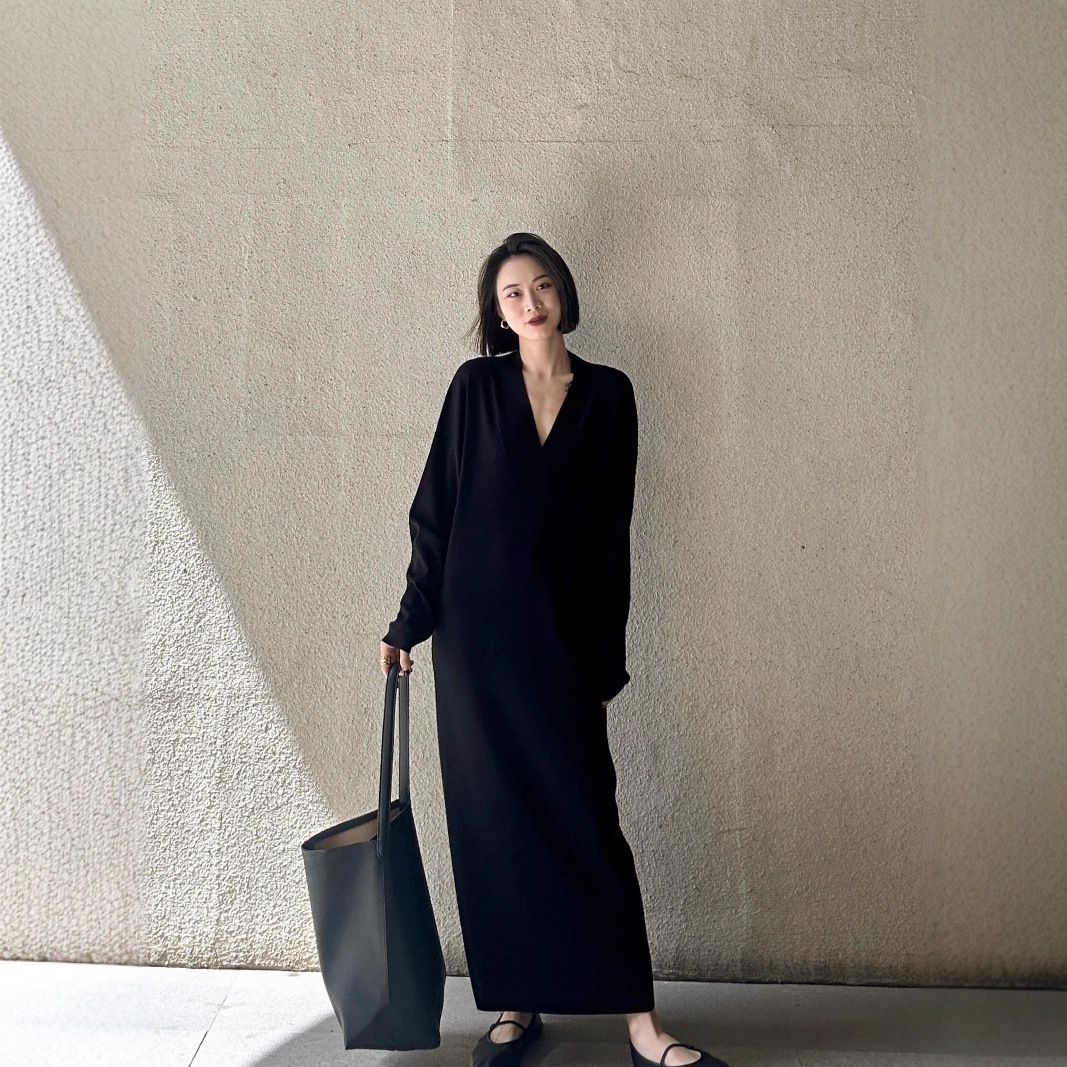 【现货】高级感慵懒风针织连衣裙秋冬季宽松长款秋冬连衣裙长裙V领