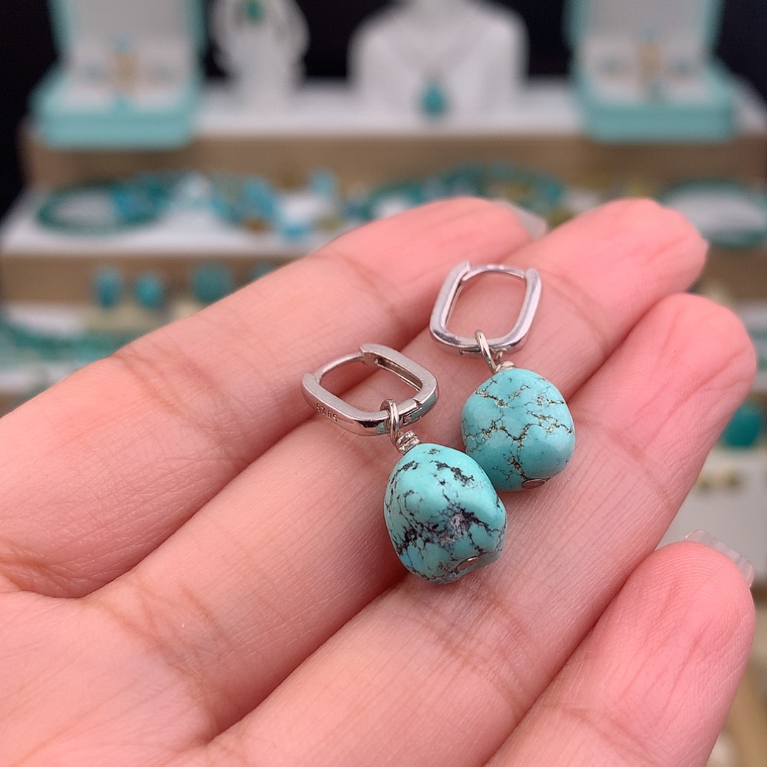 今***琪绿松石银S925镶嵌耳饰