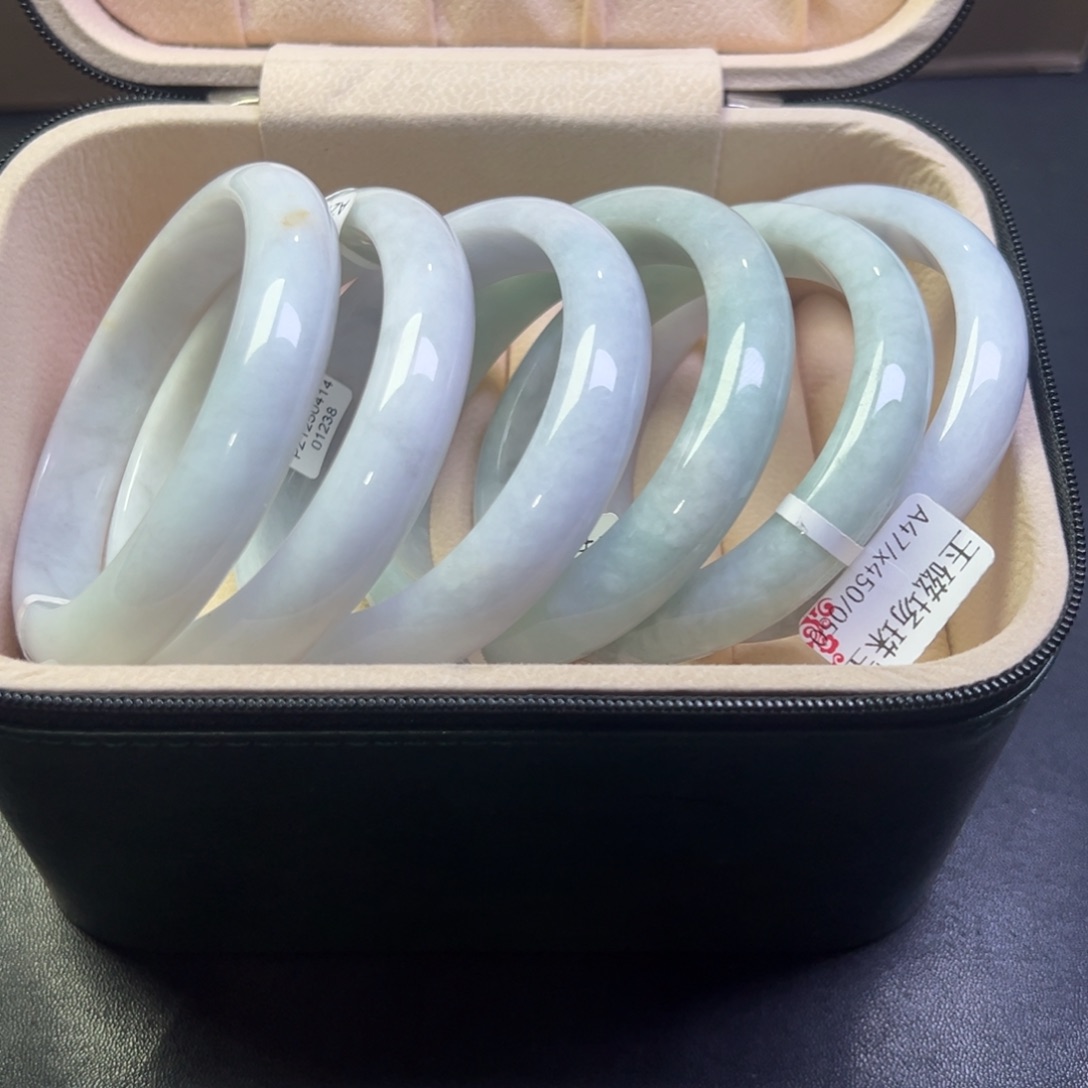 天然糯种翡翠手镯（多样性发货）拍一发一