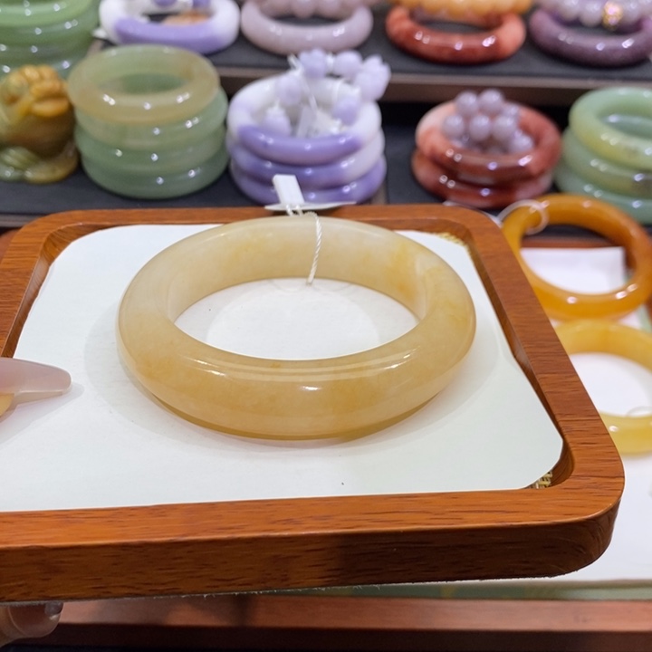 石英质玉未镶嵌手镯63