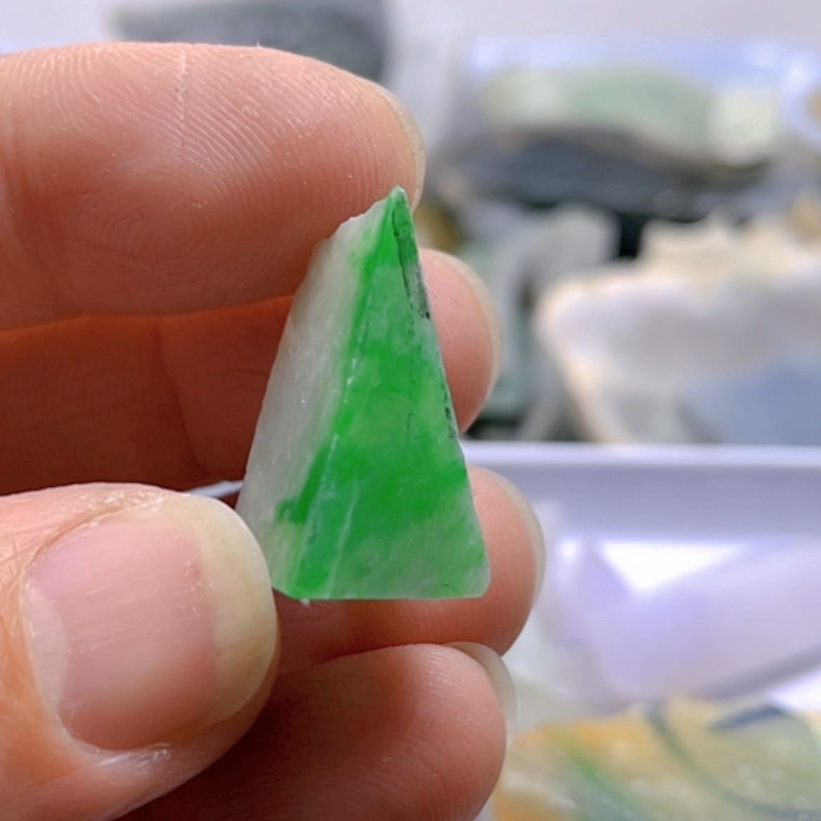 【闪购商品】翡翠颈饰未镶嵌A货