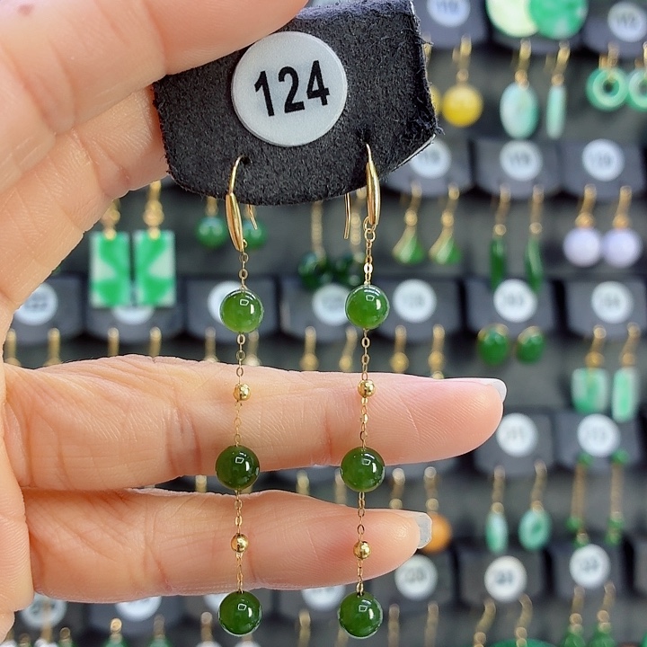 18K金镶嵌和田玉耳饰