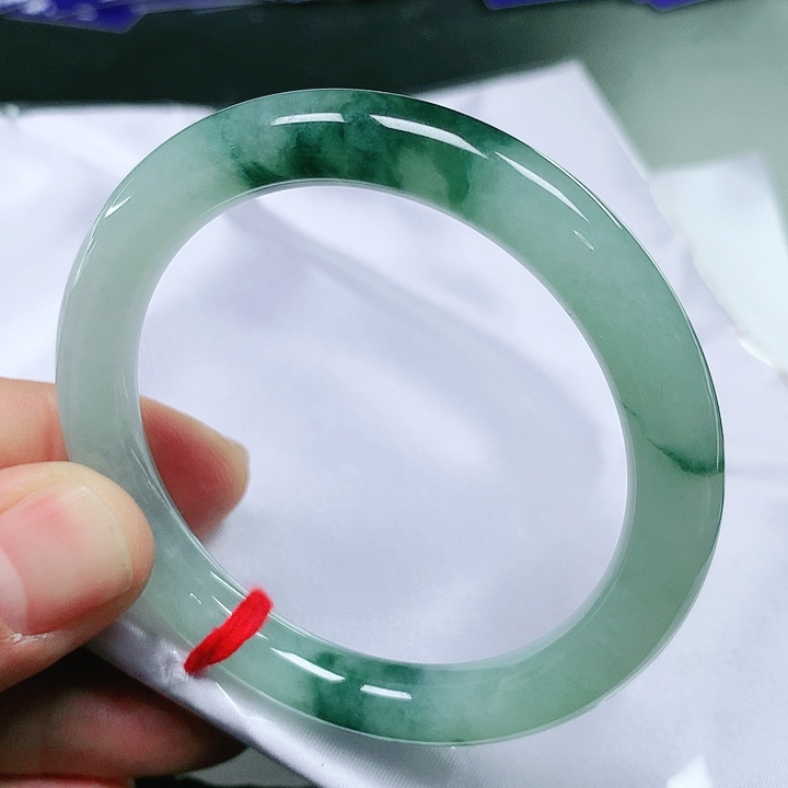 翡翠手镯（圆镯）未镶嵌翡翠手镯未镶嵌