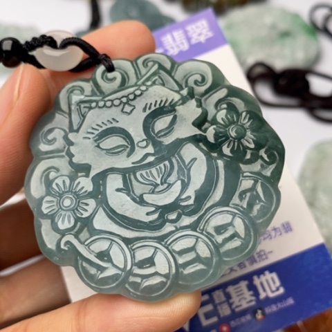 翡翠未镶嵌颈饰翡翠