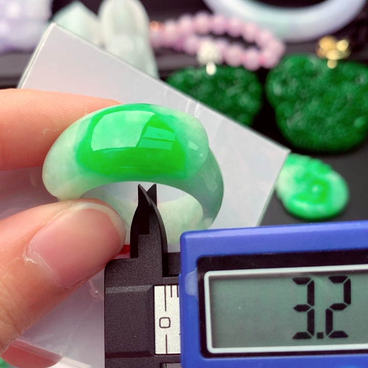 翡翠戒指未镶嵌戒指