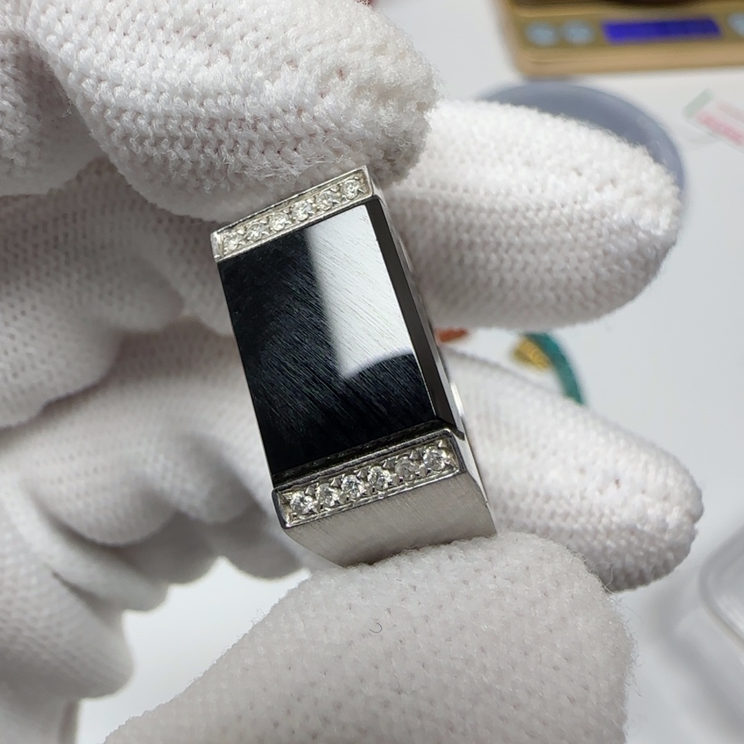 翡翠18K金镶嵌吊坠(不含链)戒指一个