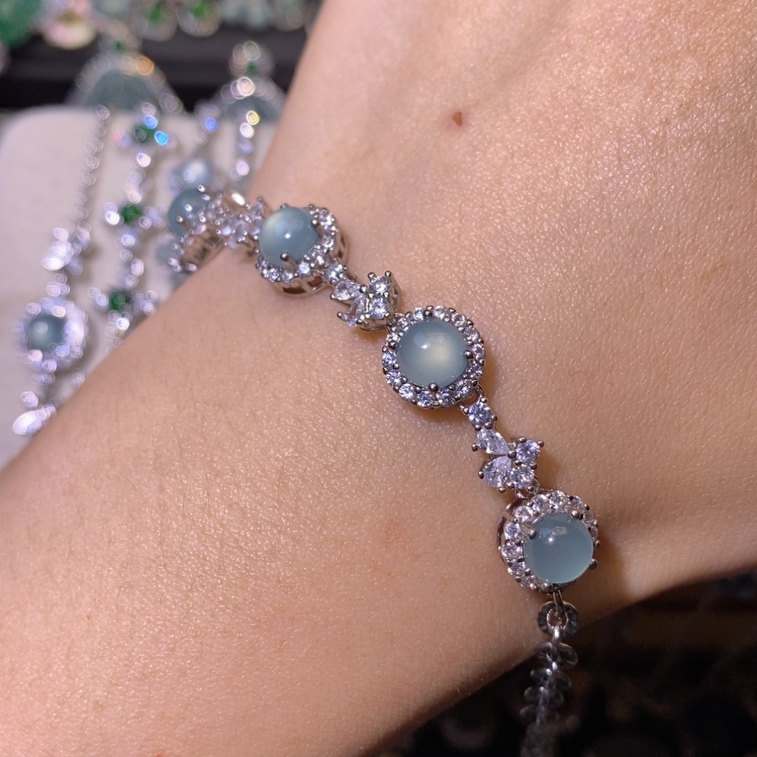 翡翠未镶嵌颈饰天然