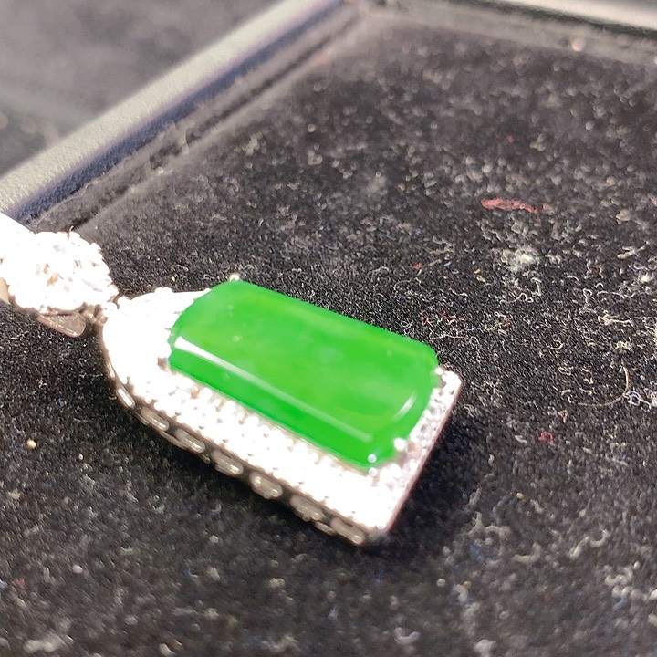 【闪购商品】翡翠颈饰银S925镶嵌翡翠