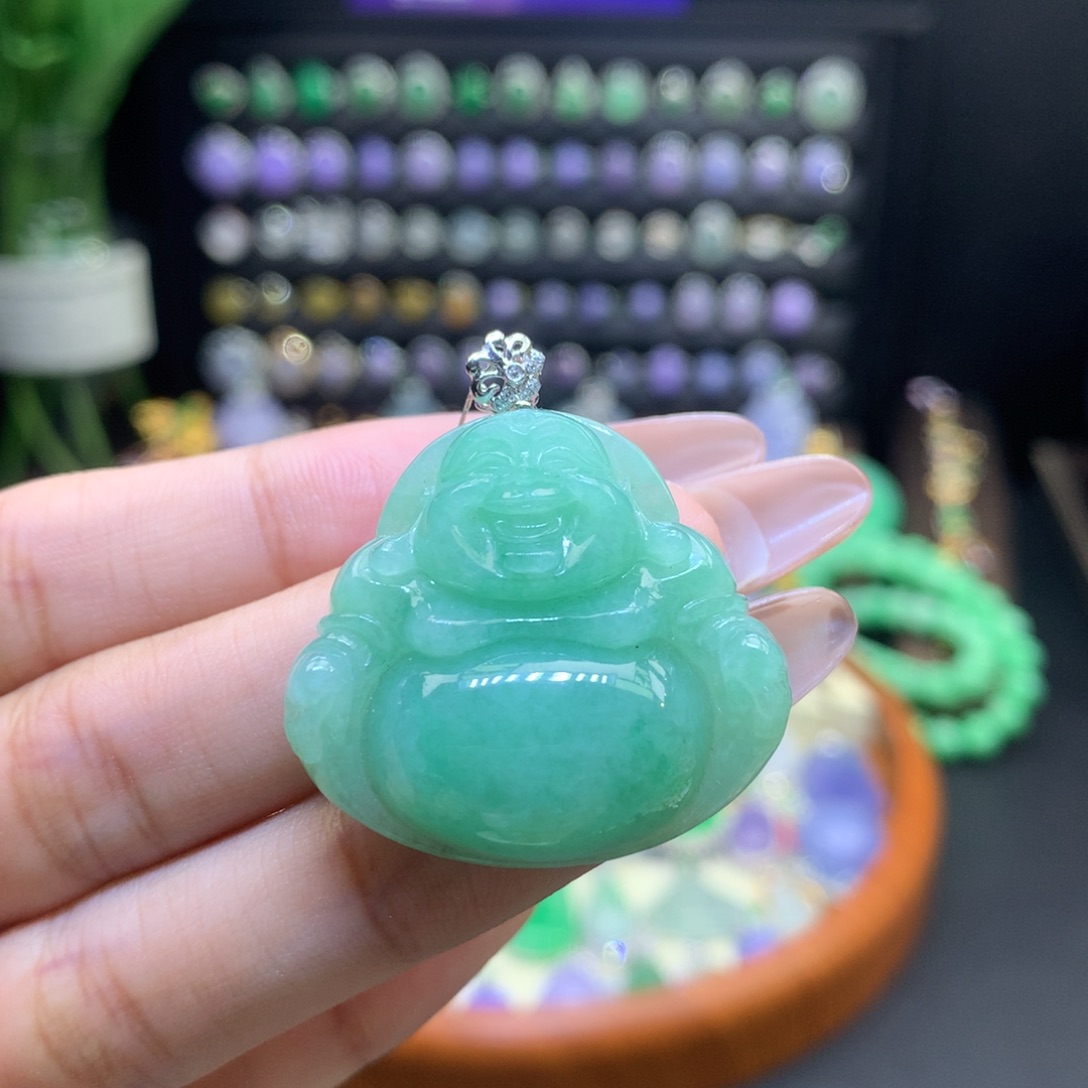 翡翠18K金镶嵌颈饰