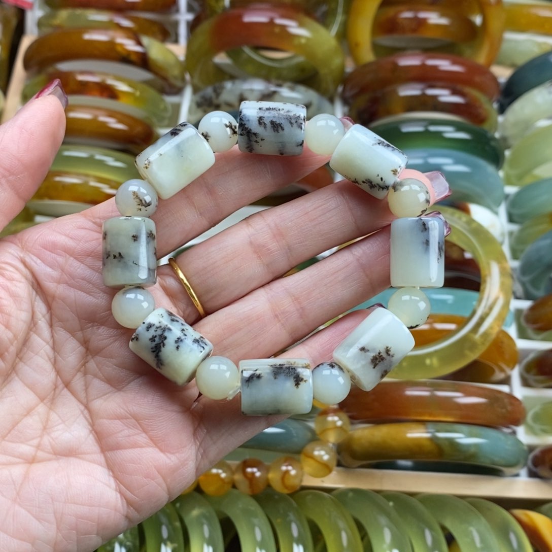 未镶嵌蛇纹石玉手镯