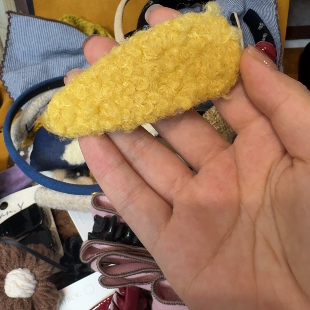 布艺铁合金黄色拜拜夹