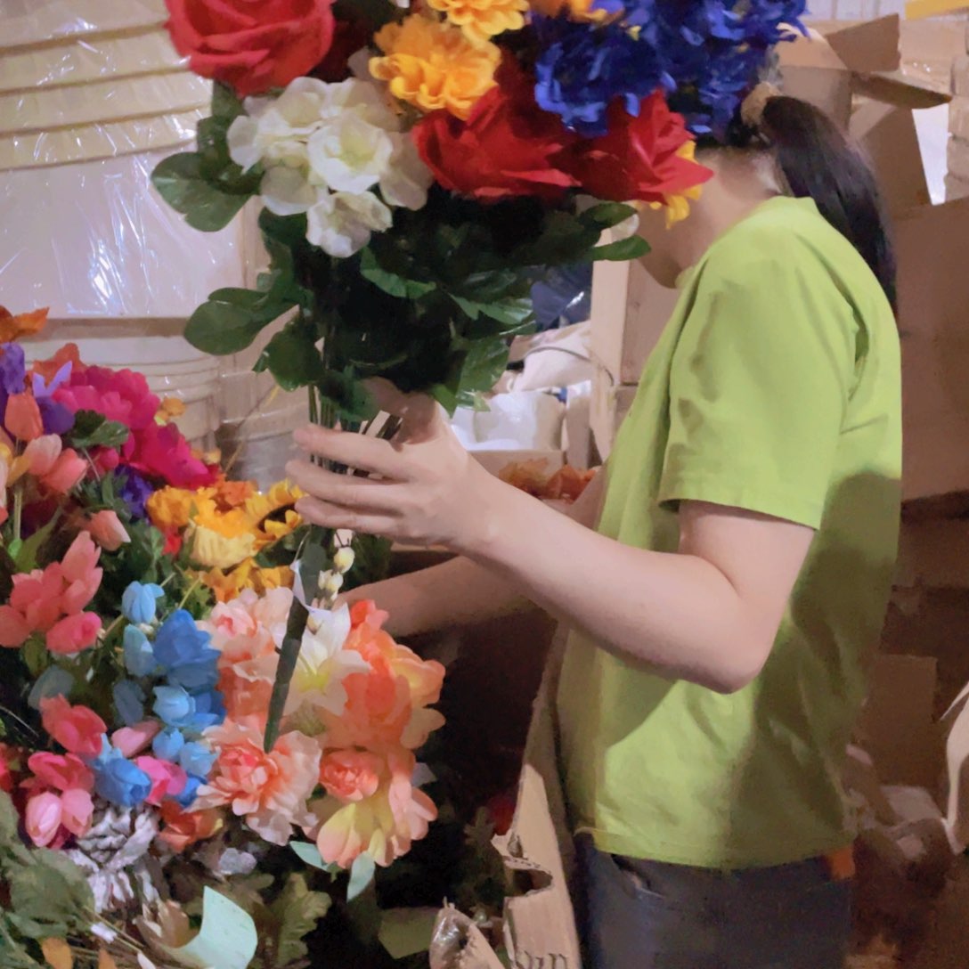 陶瓷花瓶，仿真绿植。