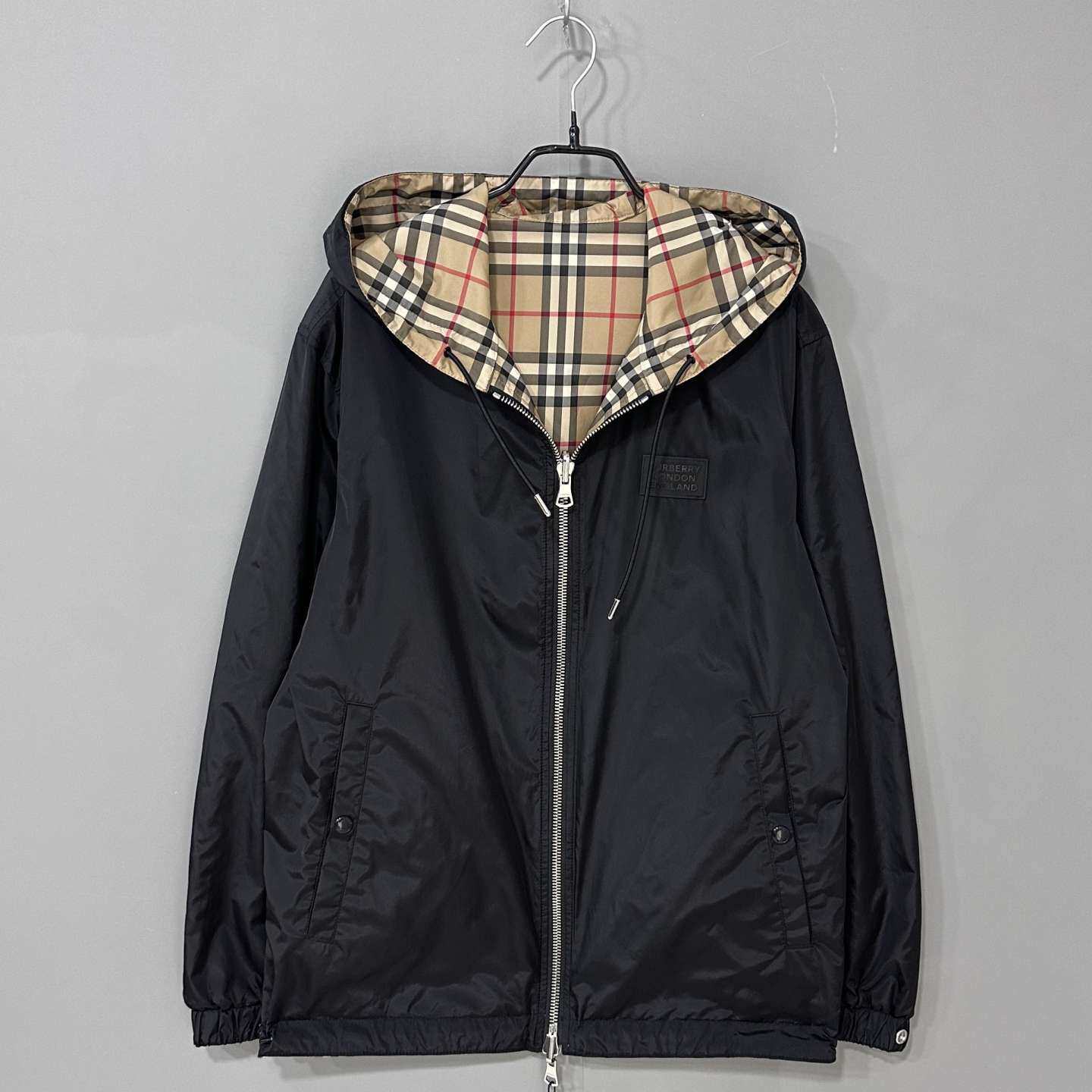 99新 BURBERRY/博柏利 爆款格纹双面穿冲锋衣外套/XXS码/29843