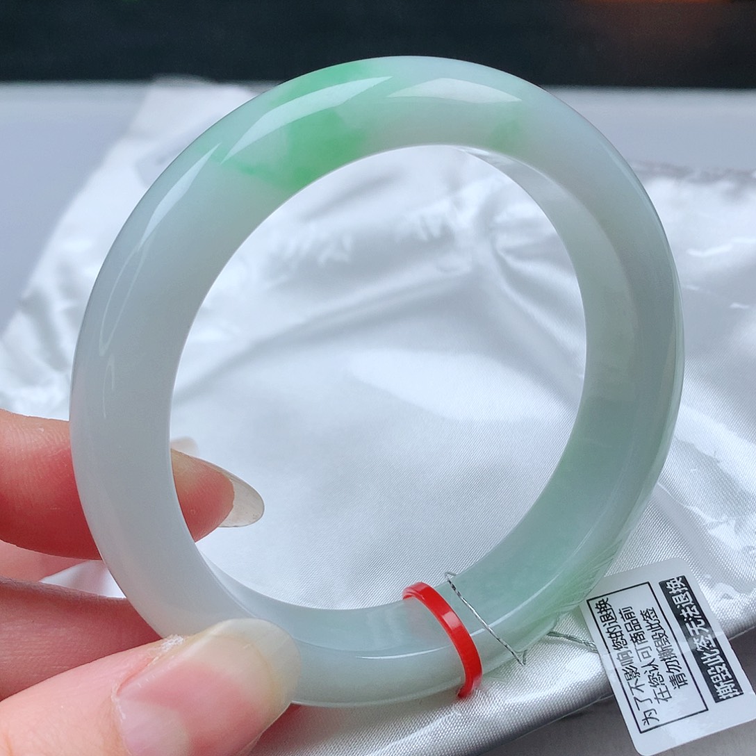 翡翠手镯未镶嵌57+圈