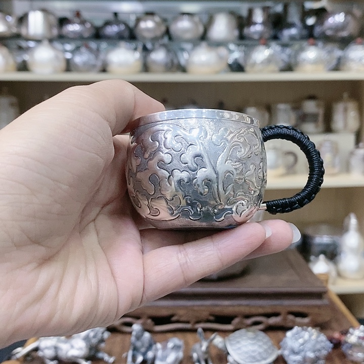 茶盏唐草花主人杯