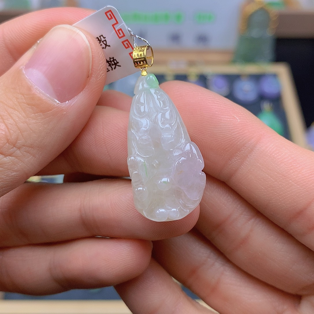 翡翠颈饰18K金镶嵌翡翠