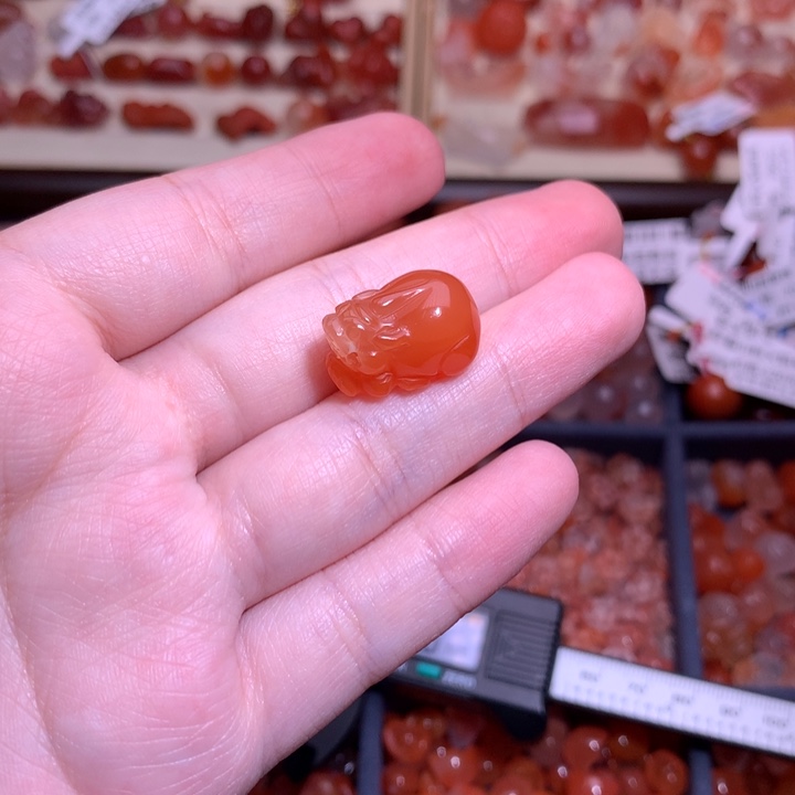 南红玛瑙未镶嵌珠宝半成品貔貅