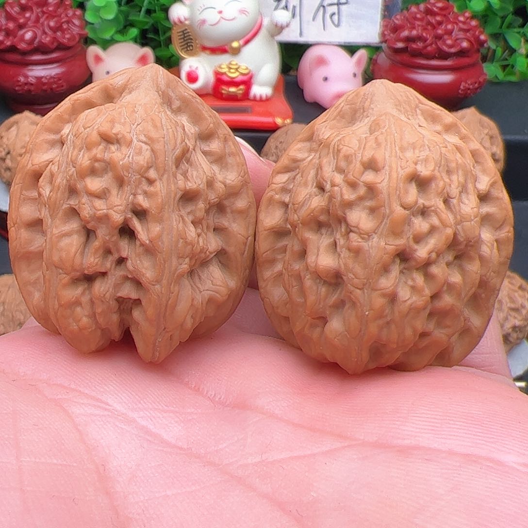 文玩核桃把件纯野生太行赤龙鸡心，尺寸35.5