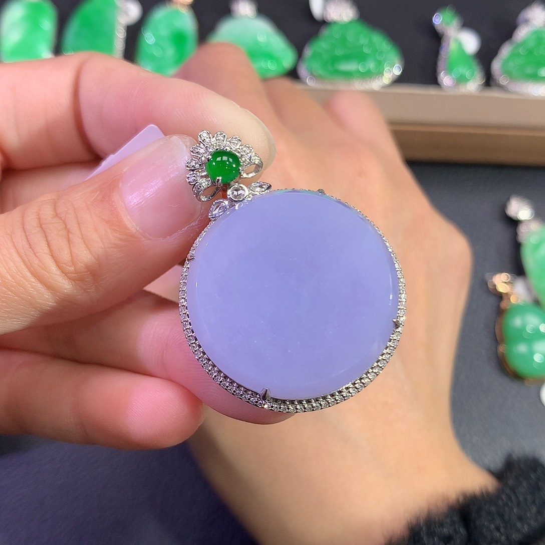 翡翠吊坠(赠链)18K金镶嵌